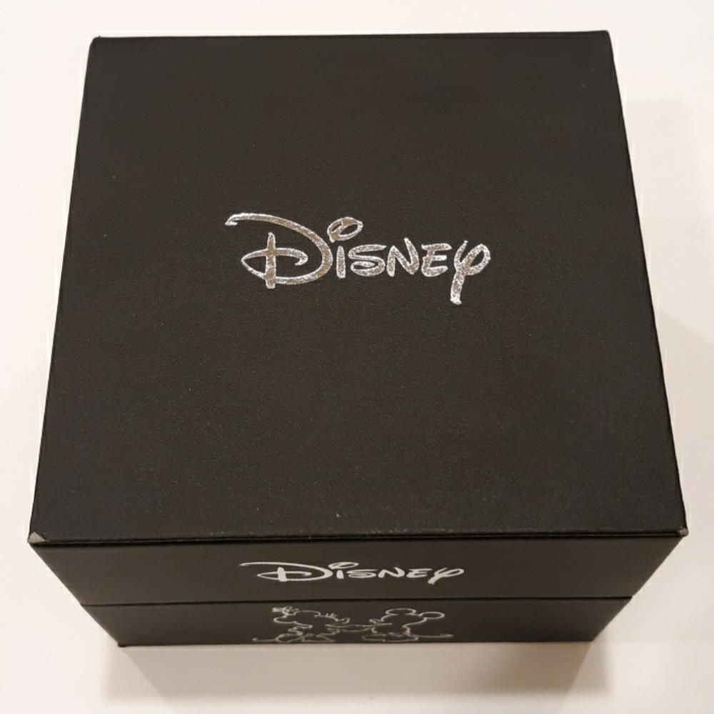 DISNEY His & Hers Box Set Mickey Leather Watches - Picture 6 of 8